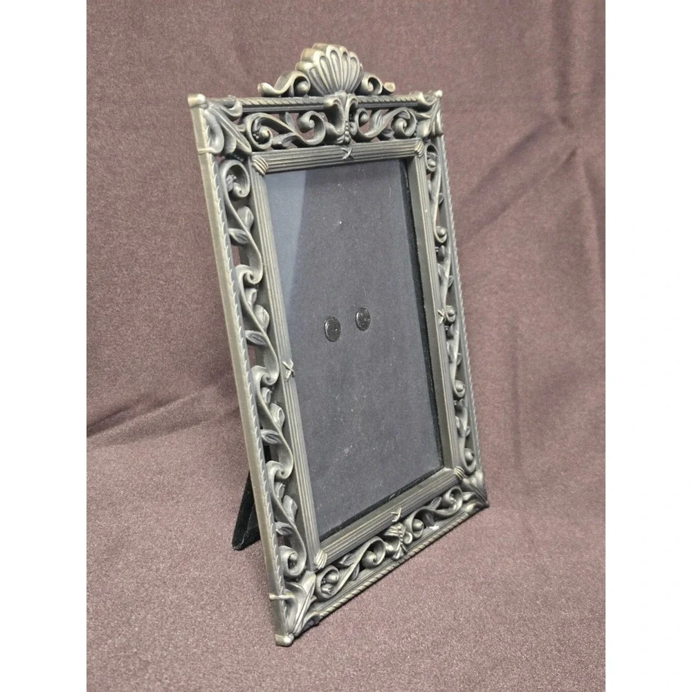 Vintage Ornate Metal (Heavy) 4x6 Picture Frame. Stand Or Hang. VGVC
